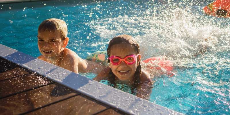Çocuklarda Yaz Aylarında Artan Havuz ve Deniz Enfeksiyonları